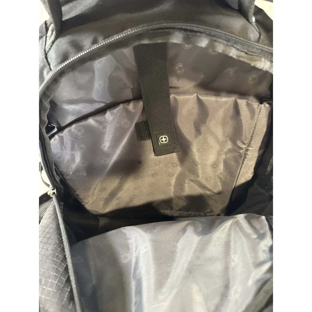 SWISSGEAR Black Backpack Men‎ Padded Zip Multiple Pockets Travel Business Casual